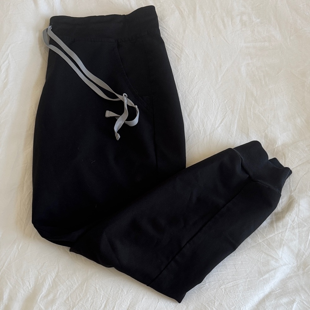 Black Women’s Figs Zamora Jogger Scrub Pant Medium Petite